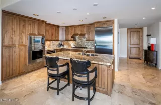 Photo #5: 6175437 Listing