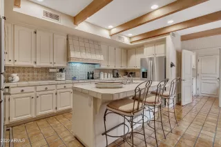 Photo #5: 6175808 Listing