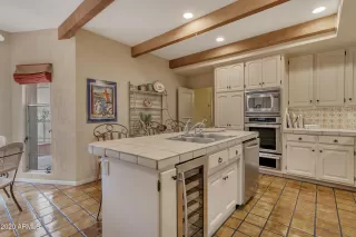 Photo #6: 6175808 Listing