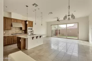 Photo #4: 6176250 Listing