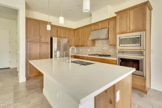 Photo #5: 6176250 Listing