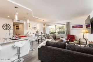 Photo #1: 6176536 Listing 