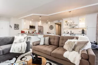 Photo #2: 6176536 Listing 