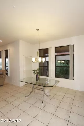 Photo #6: 6176601 Listing