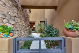 Photo #2: 6176800 Listing