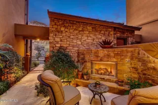 Photo #3: 6176800 Listing