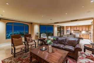Photo #2: 6176819 Listing