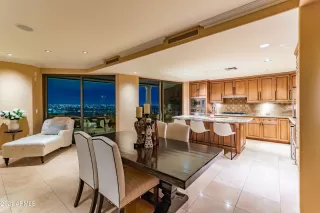 Photo #3: 6176819 Listing