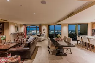 Photo #5: 6176819 Listing