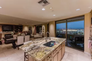 Photo #6: 6176819 Listing