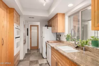 Photo #5: 6176967 Listing