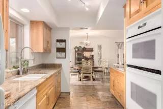 Photo #6: 6176967 Listing