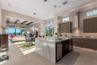 Photo #3: 6177648 Listing