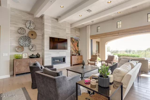 MLS: 6177729 Condo For Sale