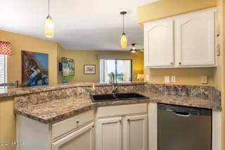 Photo #2: 6177966 Listing