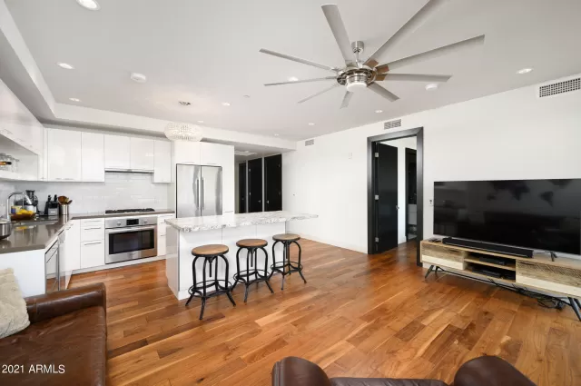 MLS: 6177985 Condo For Sale