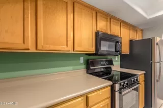 Photo #5: 6178101 Listing