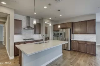 Photo #4: 6178218 Listing 