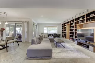 Photo #3: 6178370 Listing