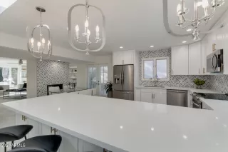 Photo #4: 6179020 Listing 