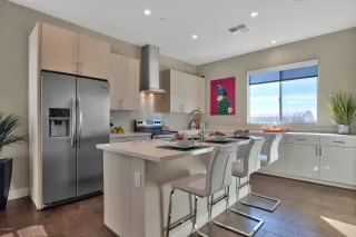 Photo #5: 6179888 Listing 