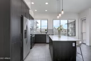 Photo #5: 6179921 Listing