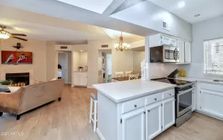 Photo #4: 6180240 Listing