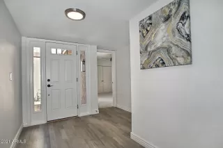 Photo #5: 6180320 Listing