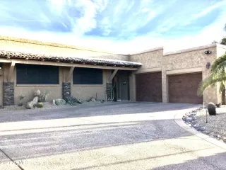 Photo #5: 6180378 Listing