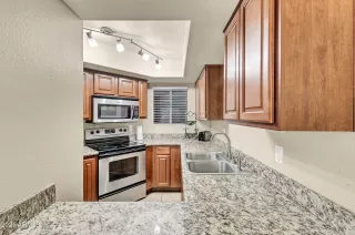 Photo #4: 6180408 Listing