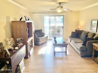 Photo #4: 6180667 Listing