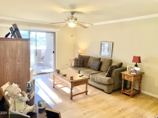 Photo #5: 6180667 Listing