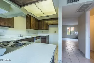 Photo #5: 6180803 Listing