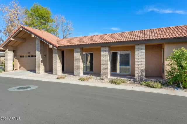 MLS: 6180944 Condo For Sale