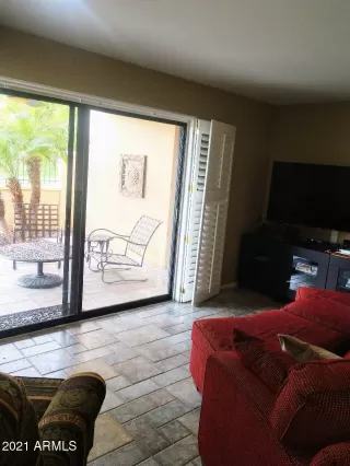 Photo #4: 6181408 Listing