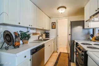 Photo #5: 6181512 Listing