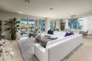 Photo #3: 6181617 Listing 