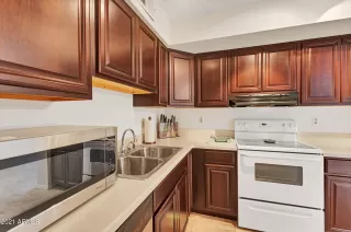 Photo #4: 6181705 Listing