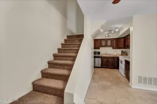 Photo #5: 6181705 Listing