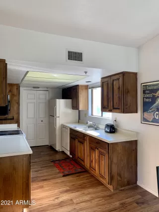 Photo #4: 6181834 Listing