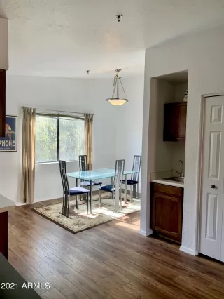 Photo #5: 6181834 Listing