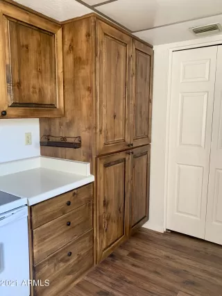 Photo #6: 6181834 Listing