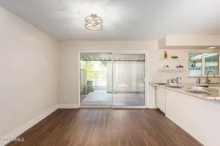 Photo #6: 6181840 Listing