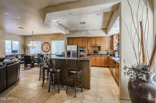 Photo #2: 6181854 Listing