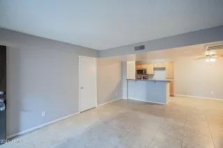 Photo #6: 6182241 Listing