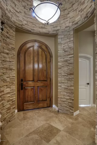 Photo #2: 6182297 Listing