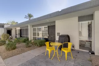 Photo #4: 6182300 Listing