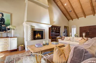 Photo #2: 6182325 Listing