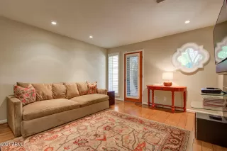 Photo #5: 6182325 Listing