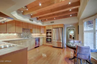 Photo #6: 6182325 Listing